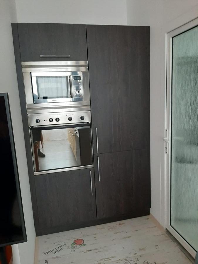 Zluty Apartman A6 V Chomutove Appartement Buitenkant foto